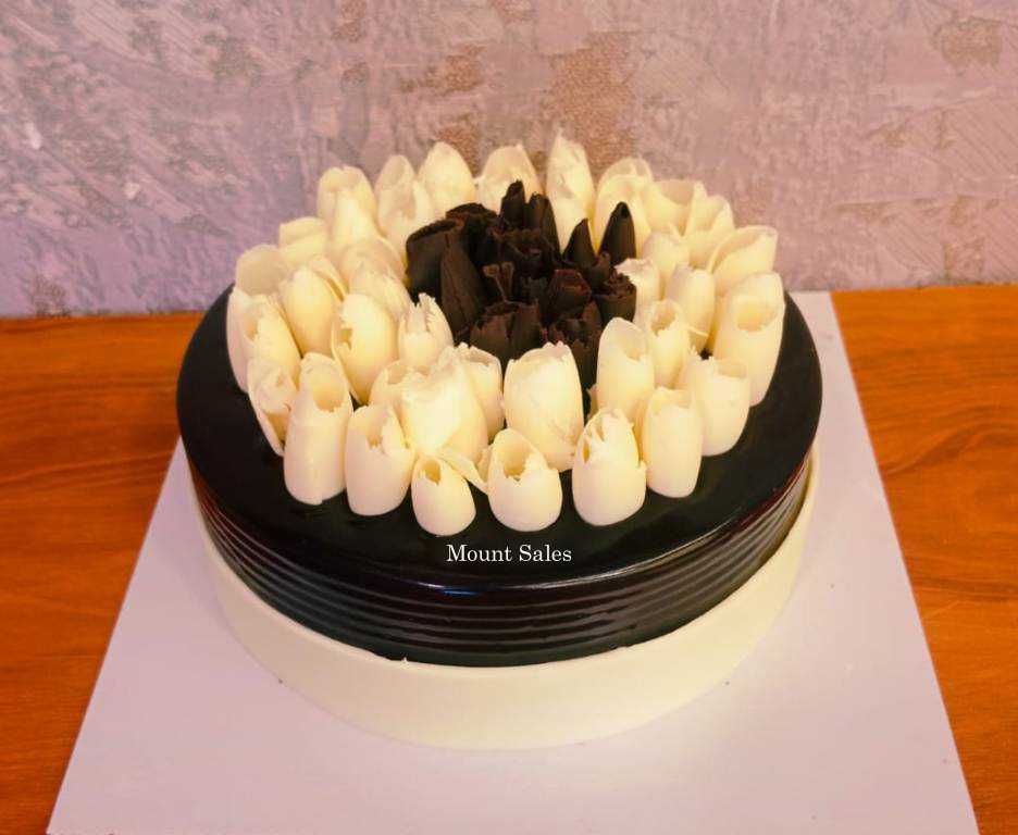 Premium RED N White Velvet Cake